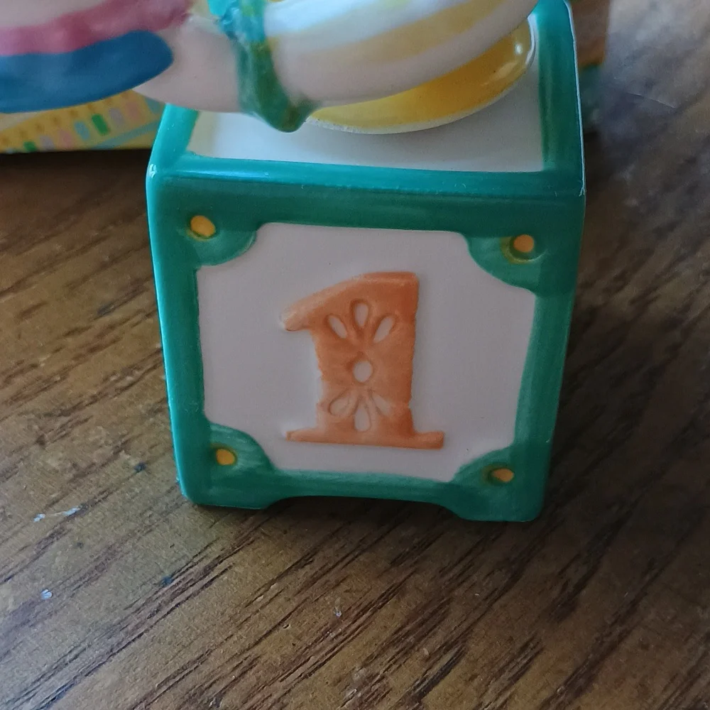 NIB Avon Year to Year Birthday Candle Clown w Candle Holder on Block 1-4 Years